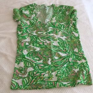 Lilly v neck tee